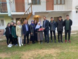 Asırlık Çınar Ayşe Nine’ye Ziyaret