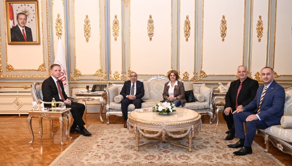 Uluslararası İş İnsanları ve Diplomatlar Birliği, İstanbul Valisi Davut Gül’ü ziyaret etti