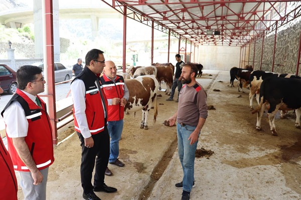 İL TARIM VE ORMAN MÜDÜRÜ KIRAÇ, KURBAN SATIŞ YERLERİNDE İNCELEMELERDE BULUNDU