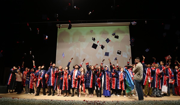 Gümüşhane Üniversitesi 16. Kuruluş Yıldönümü Mezuniyet Töreni Coşkulu Bir Şekilde Kutlandı