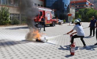 Gümüşhane Üniversitesinde Yangın Söndürme Tatbikatı Gerçekleştirildi